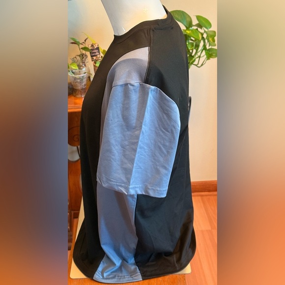 NWOT Mens Size Small Short Sleeve Polyester T-shirt Black With Gray Basic Shirt - Picture 3 of 10